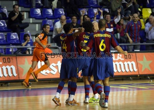 L'equip celebra un dels quatre gols.