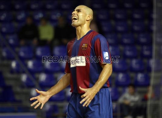 Fernandao se lamenta porque el equipo no consigue empatar.