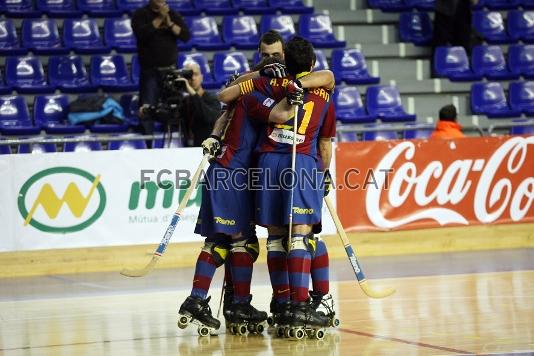 Els jugadors celebren el gol de Teixid, l'nic del partit.