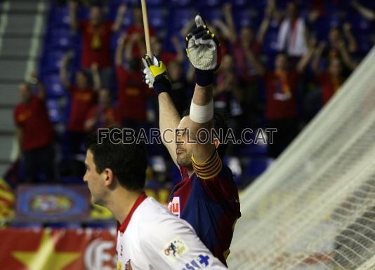 Borregn celebra un dels seus dos gols del partit.