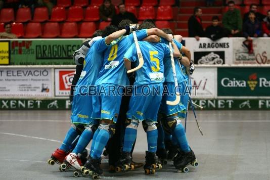 El equipo celebra en la pista la que es su cuarta Supercopa.