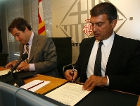 2009-07-28_FIRMA_REORDENACION_LES_CORTS_007.JPG