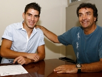 2009-07-30_FICHAJE_JONATHAN_SORIANO_BARxA_ATLETIC_004.JPG