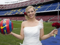 2010-09-16_PAREJA_NOVIOS_CAMP_NOU_005.jpg