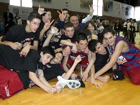 Los infantiles, celebrando el ttulo de Minicopa la temporada 2006/07