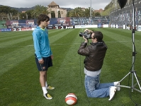 Bojan, Iniesta y Puyol irrumpen en la programacin de Bara TV