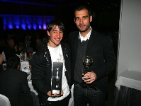 Guardiola y Bojan, premiados