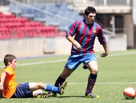 Los socios juegan en el Camp Nou