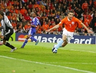 Henry scores but Holland go through (4-1)