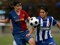 Las chicas remontan con pica (2-3)