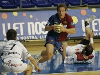 Defendiendo el liderato con fuerza (35-22)