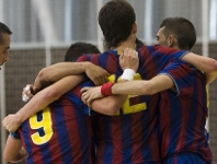 El equipo blaugrana celebra un gol (Foto: Archivo FCB)