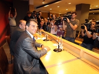 Laporta ha comparecido al lado de Joan Oliver. Foto: Miguel Ruiz (FCB).