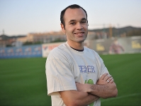 Iniesta es la imagen de la campaa de FEDER. Foto: GMK UNLIMITED