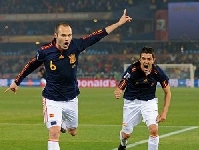 Iniesta y Villa celebran el segundo gol de Espaa contra Chile / Foto: www.fifa.com