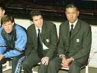 Lillo, a la banqueta del Tenerife, al Camp Nou. Fotos: Arxiu FCB
