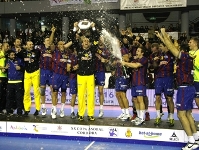 Barrufet levanta la ltima Copa Asobal a Crdova. (Fotos: www.asobal.es)