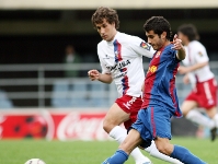 Llus Sastre, de blaugrana en la temporada 2006/07 en un partido contra el Huesca, su actual equipo.