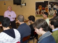 El curso de entrenadores ha arrancado este jueves en la Sala Wembley. Fotos: lex Caparrs/FCB