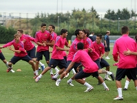 Els jugadors del Bara B, en el darrer entrenament abans del matx contra l'Elx. Fotos: arxiu FCB.