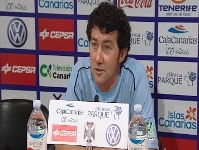 Mandi, el entrenador del Tenerife, en la rueda de prensa previa al partido contra el Bara B.