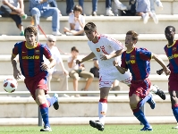 A la dreta, Nando Quesada, un dels blaugranes convocats amb la selecci catalana sub-18. Foto: arxiu FCB.