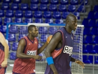 Mickeal i Ndong, entrenant al Palau. (Foto: Arxiu FCB)