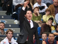 Pascual va debutar com a entrenador del primer equip contra l'Unicaja. Fotos: Arxiu FCB.