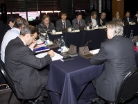 Els patrons, en un moment de la reuni a la sala Fundaci de l'avantllotja de l'estadi. Foto: lex Caparrs / FCB