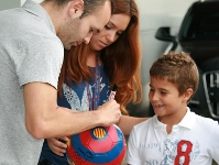 Uno de los beneficiarios de esta iniciativa pudo conocer a Andrs Iniesta.