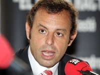 Sandro Rosell ha explicat que el club ha demanat un crdit sindicat de 150 milions d'euros. Fotos: Miguel Ruiz-FCB