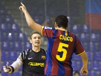 Chico celebra el cinqu gol blaugrana. Fotos: lex Caparrs - FCB.