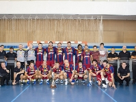 El Bara Borges, con el ttulo de la Liga de los Pirineos. Fotos: Alex Caparrs - FCB.