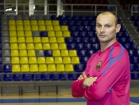 Saric espera con ganas el partido de Supercopa en Crdoba. (Fotos: lex Caparrs - FCB y www.asobal.es)