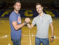 Marc Torra y Sergi Fernndez en el Palau Blaugrana. Foto: lex Caparrs-FCB