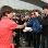 Bojan ha atendido a los aficionados que han esperado en el aeropuerto.