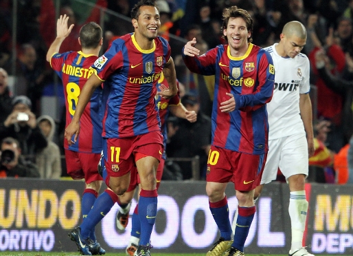 Los jugadores celebrando el 5-0 contra el R. Madrid. Fotos: Miguel Ruiz-FCB