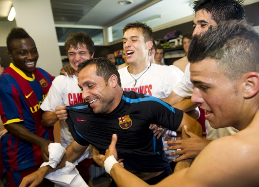 Sergi Barjuan, entrenador del Juvenil B, cam de la dutxa en la celebraci del ttol. Fotos: lex Caparrs/FCB