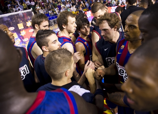 La pia azulgrana celebra el primer triunfo en la final. Fotos: lex Caparrs - FCB.