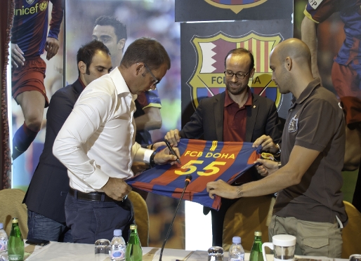 Ronald de Boer i Gabri van acompanyar els penyistes de Doha en la seva inauguraci. Foto: Faisal Saadeldin Ahmed