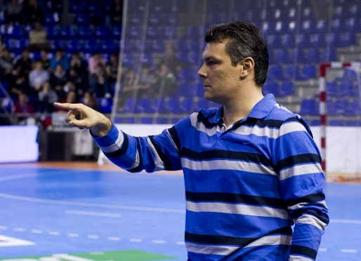 Pascual dirigint al Bara Borges. Foto:Arxiu-FCB