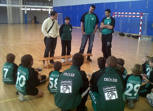 Oneto y Sarmiento, con los jvenes jugadores