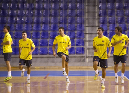 Chema Mella, ric Martel i Marc Tolr, amb Sedano i Torras. Fotos: lex Caparrs i Arxiu FCB.