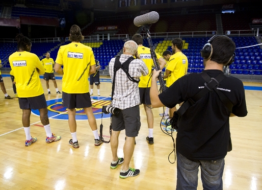 El equipo de ESPN, en un momento de la grabacin. Foto:lex Caparrs-FCB