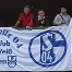 La zona se ha llenado de banderas del Schalke.