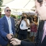 Encaixada de mans entre Sandro Rosell i Johan Cruyff. Foto: lex Caparrs/Miguel Ruiz-FCB.