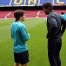 Frank Rijkaard hablando con Bojan.