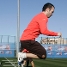 Andrés Iniesta realizando un circuito preparado por los preparadores físicos.