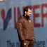 Guardiola observando la sesión preparatoria de sus jugadores.