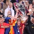 Puyol aixeca la Lliga de Campions, la tercera de la histria del FC Barcelona.